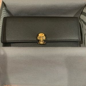 Alexander McQueen
Pebbled Leather Flap Continental Wallet